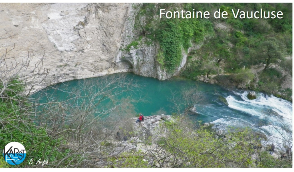 La plus importante source karstique de France : la Fontaine de Vaucluse